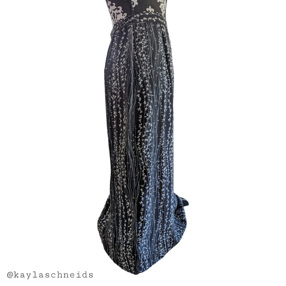 🌻2 for $20 | Vintage Maxi Floral Skirt with Slit on Back and Pleats - Picture 2 of 8